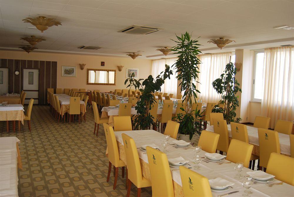 Hotel Calabresi 산베네데토델트론토 외부 사진