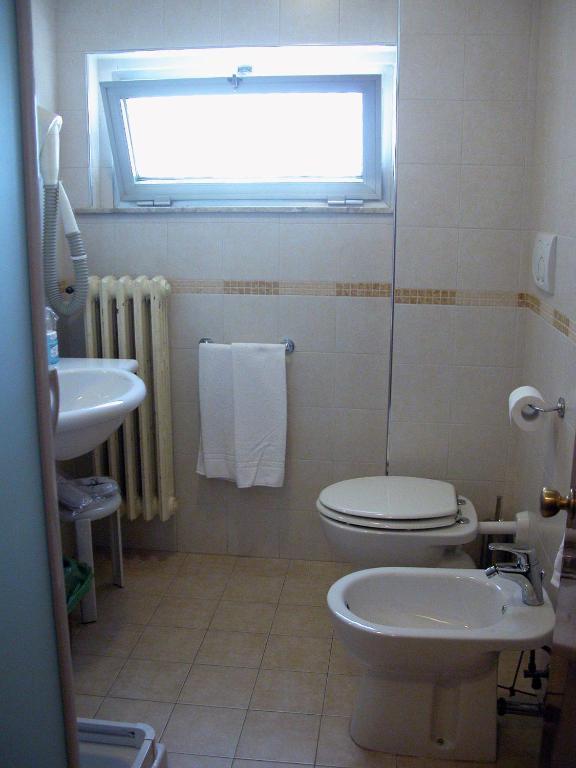 Hotel Calabresi 산베네데토델트론토 객실 사진